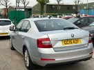2015-skoda-octavia-16tdi-elegance-hatchback-dsg-small-3
