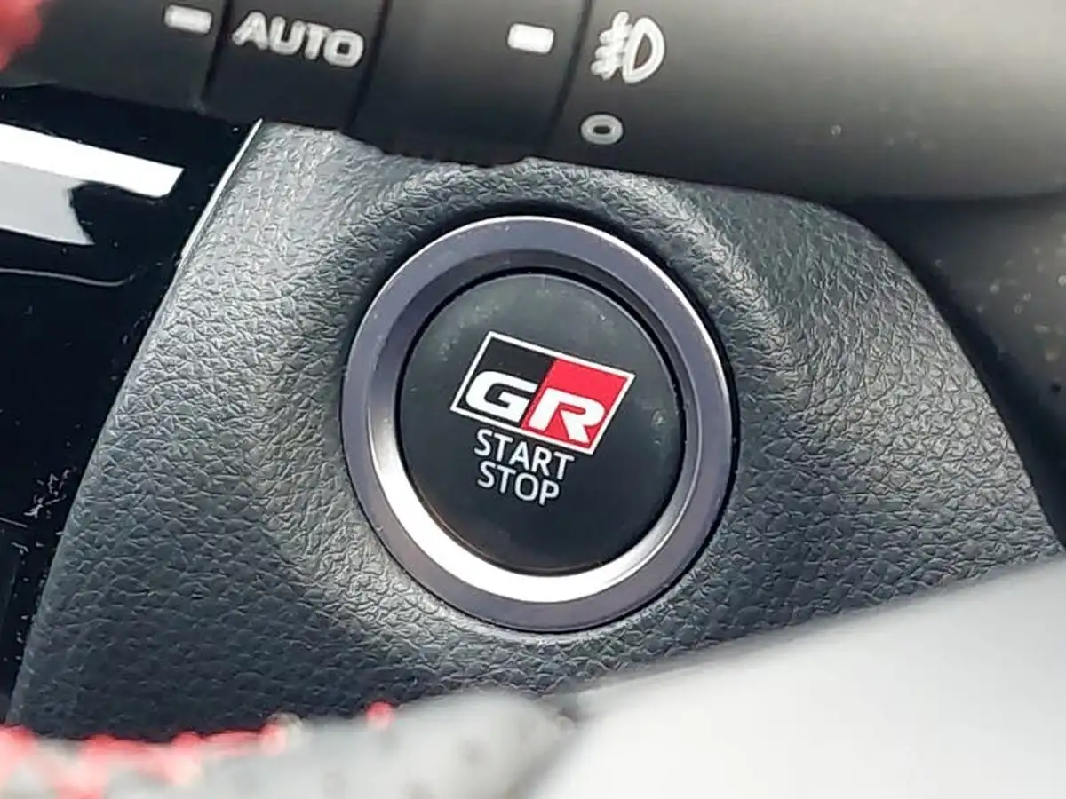 2023-toyota-yaris-cross-15-vvt-i-gr-sport-big-14