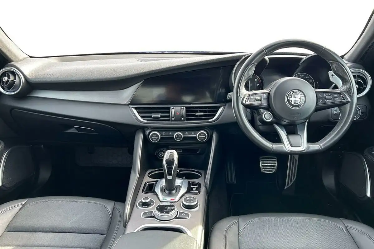 2022-alfa-romeo-giulia-20-sprint-197bhp-big-7