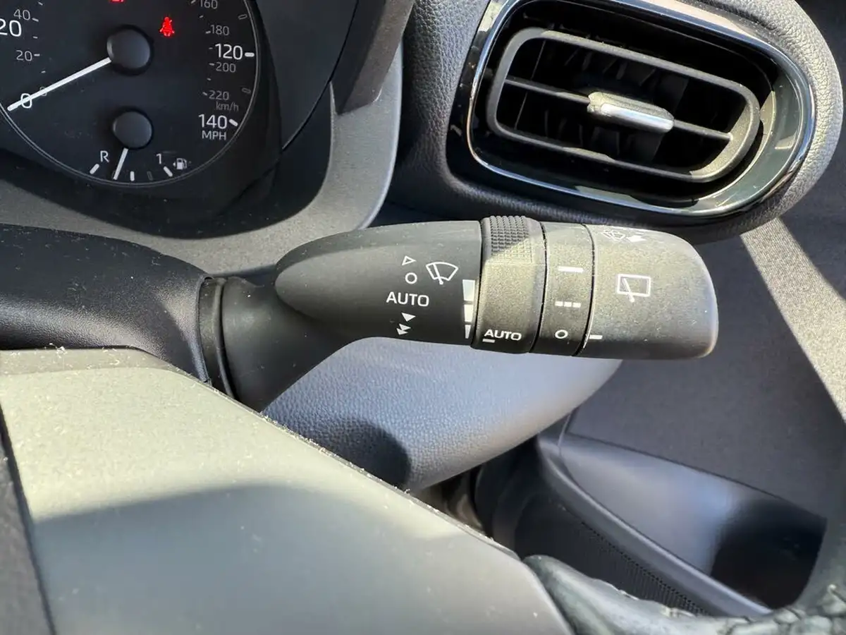 2022-toyota-yaris-15-vvt-i-icon-big-44