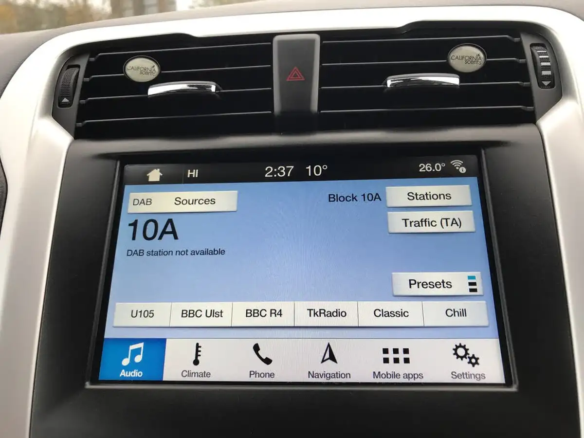 2019-ford-mondeo-20tdci-zetec-edition-ss-estate-big-18