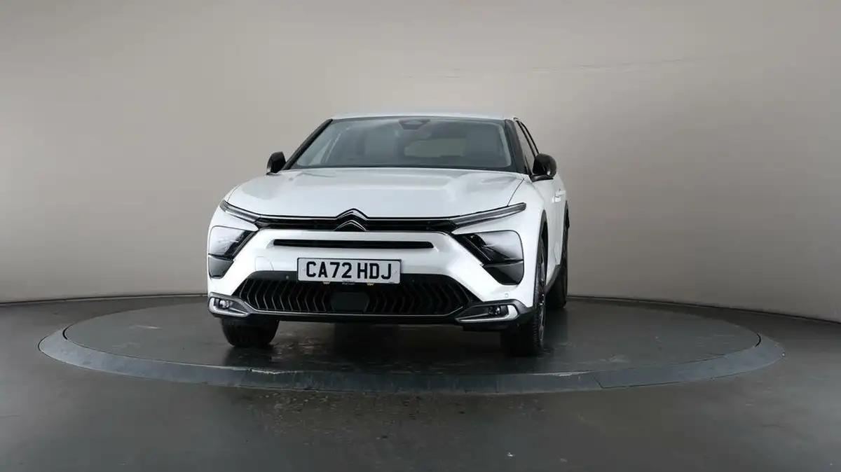 2022-citroen-c5-x-12-puretech-shine-big-39