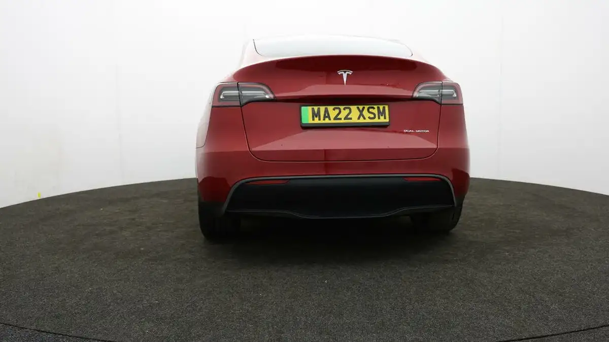 2022-tesla-model-y-e-long-range-big-48