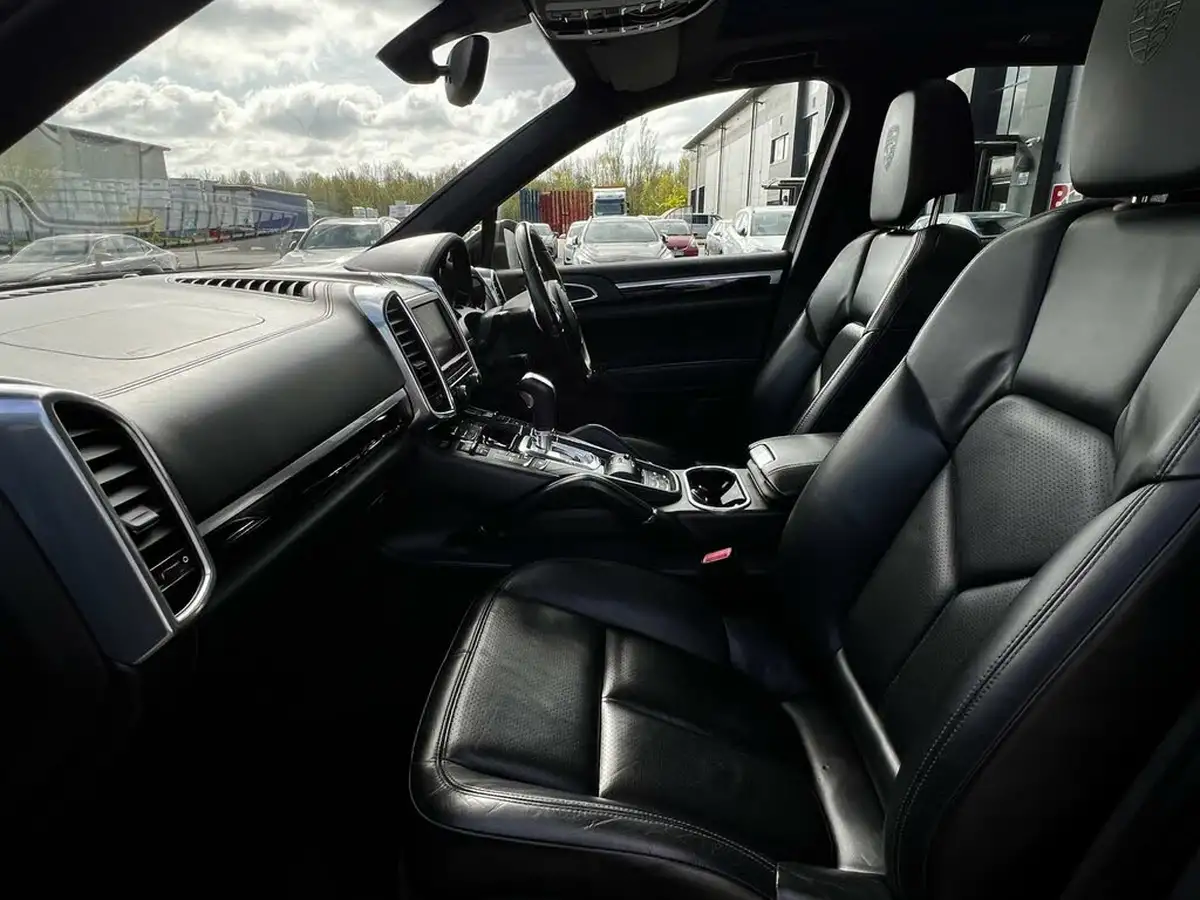 2012-porsche-cayenne-30-s-big-33