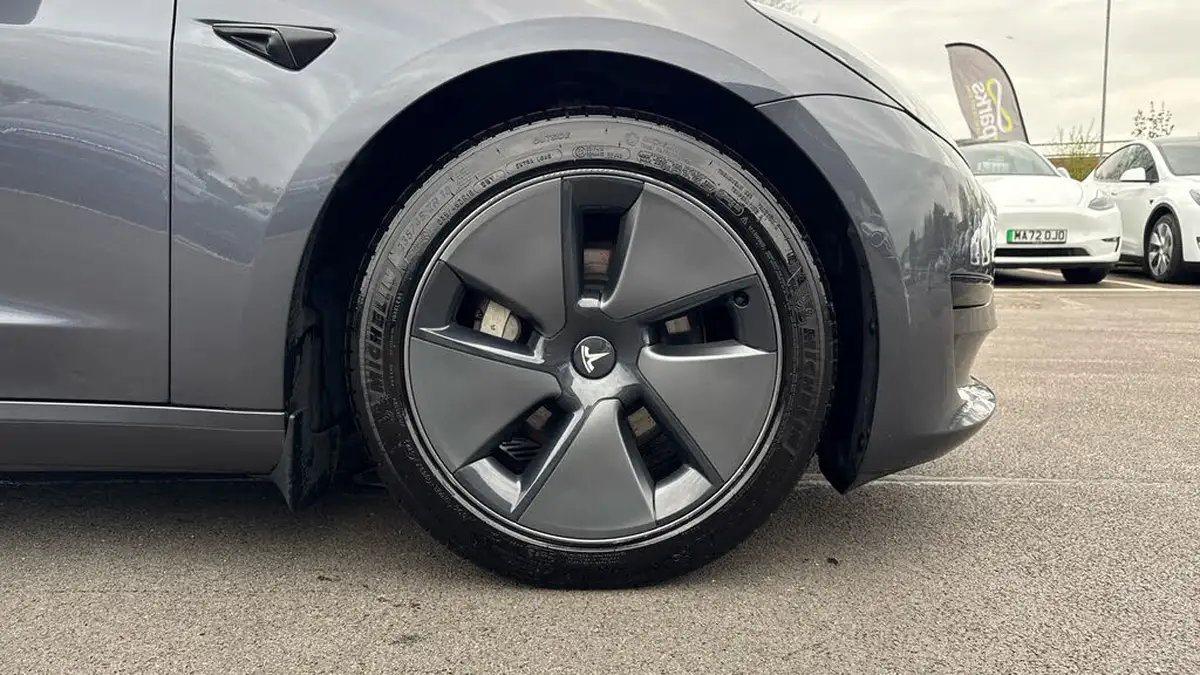 2021-tesla-model-3-e-standard-plus-big-19