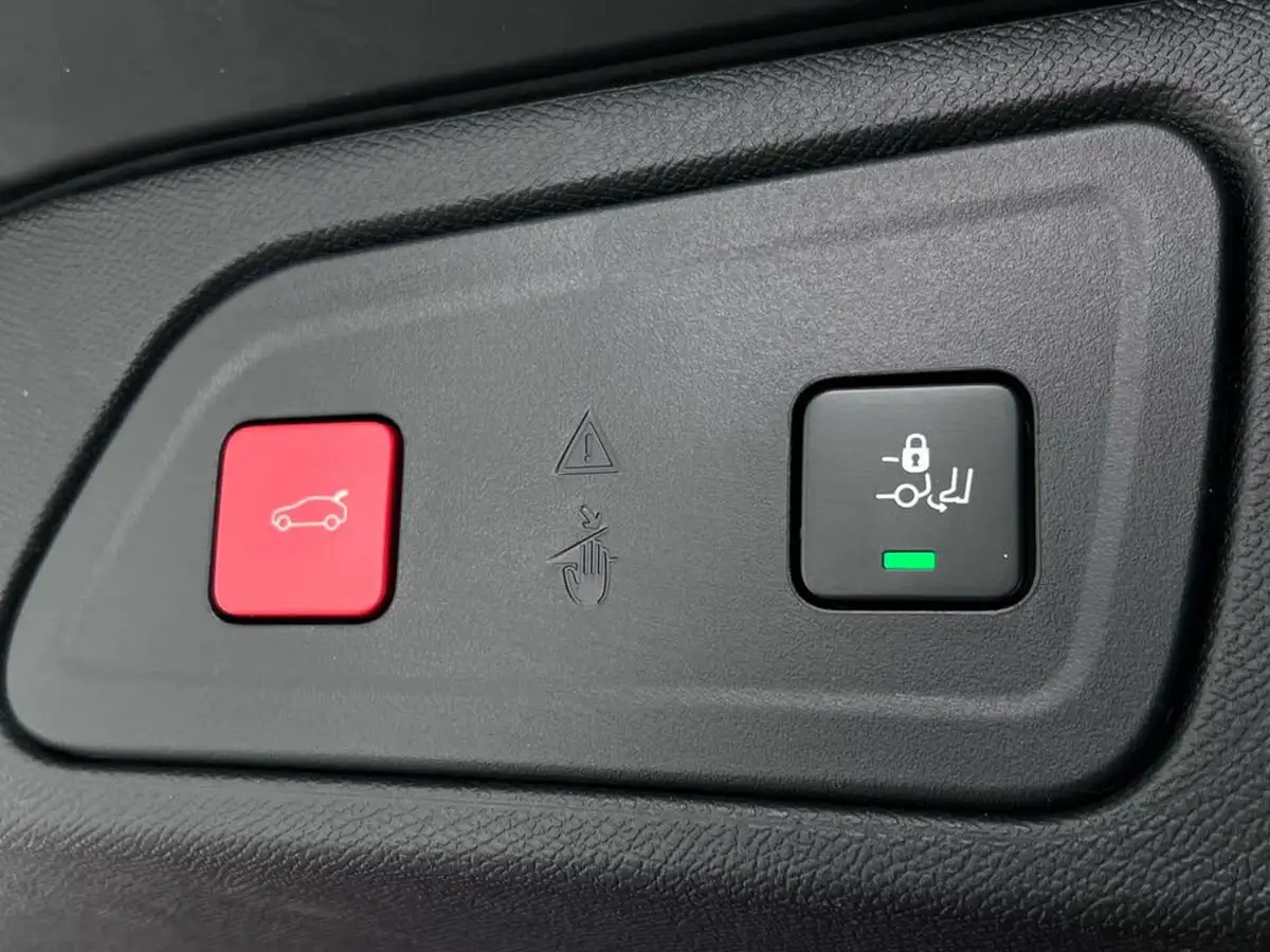 2020-citroen-c5-aircross-12-puretech-flair-plus-eat8-big-10