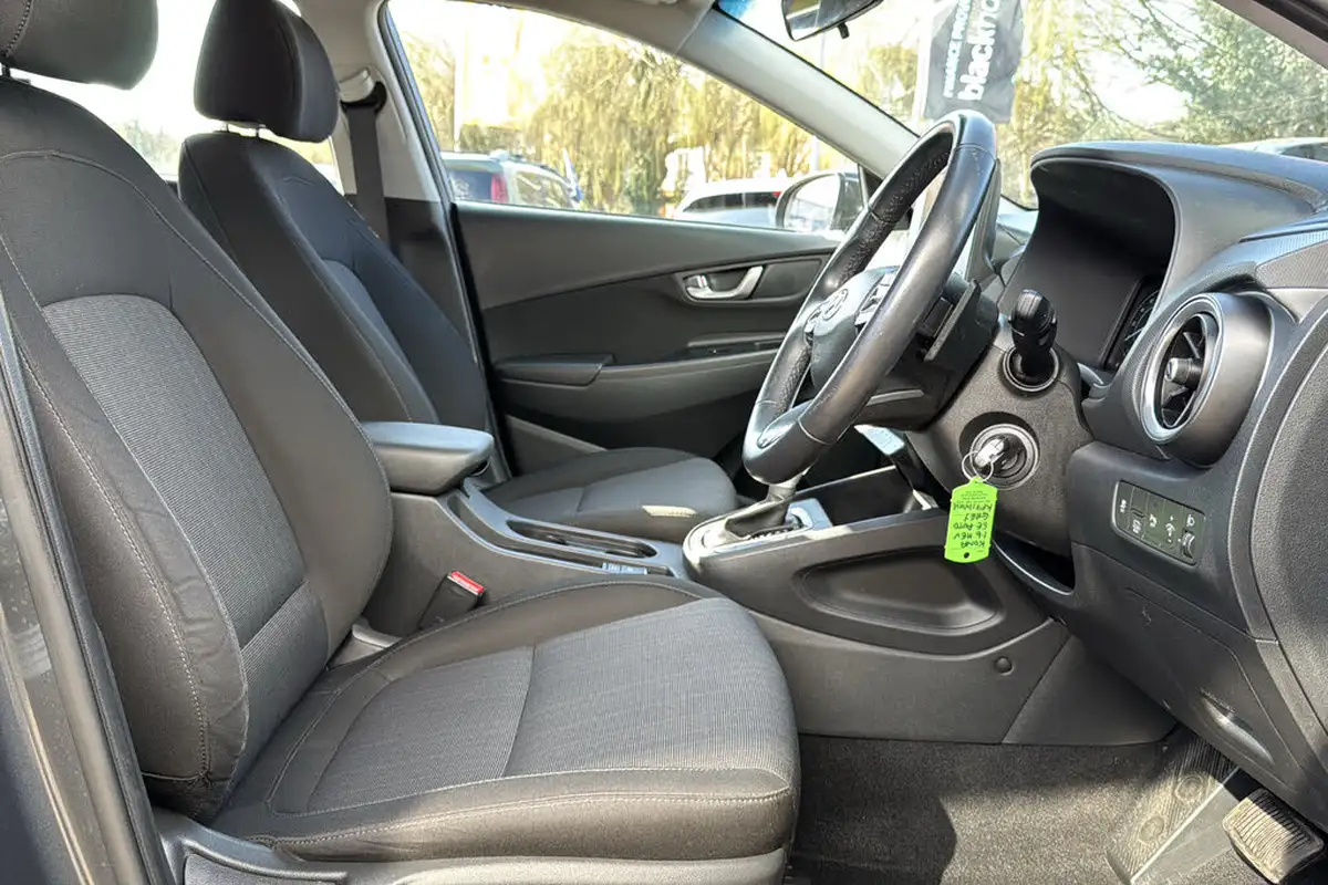 2021-hyundai-kona-16-gdi-se-connect-big-25