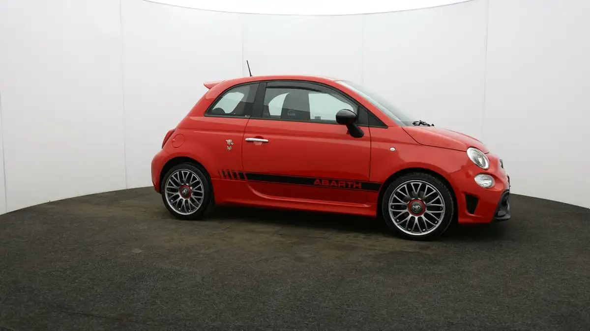 2018-abarth-595-14-tjet-big-40