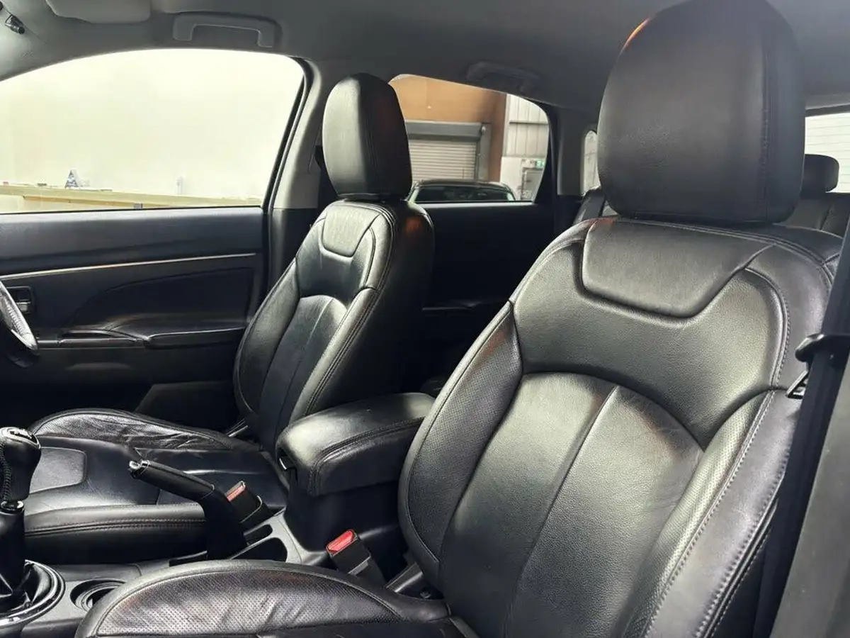 2013-mitsubishi-asx-16-4-big-10