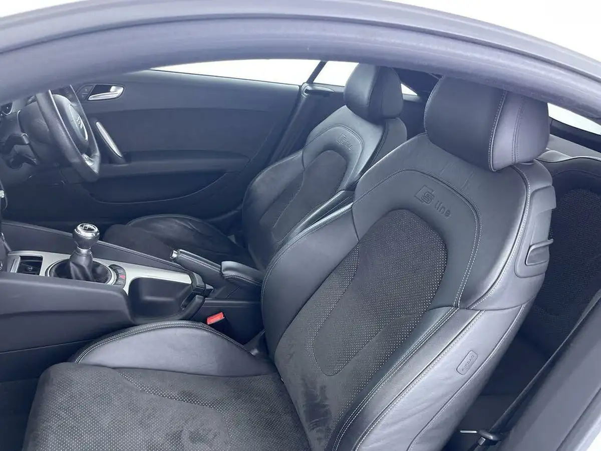 2014-audi-tt-coupe-20-tfsi-black-edition-big-19