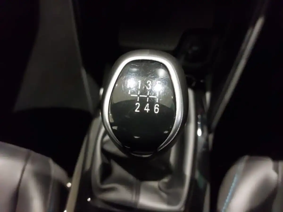 2021-citroen-c4-12-puretech-sense-plus-big-16