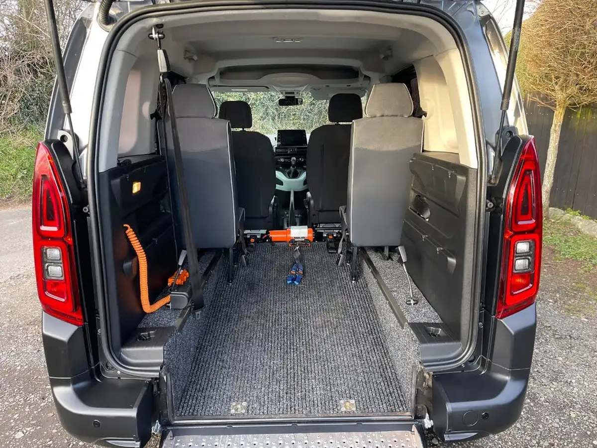 2020-citroen-berlingo-15bluehdi-feel-m-size-100ps-big-0