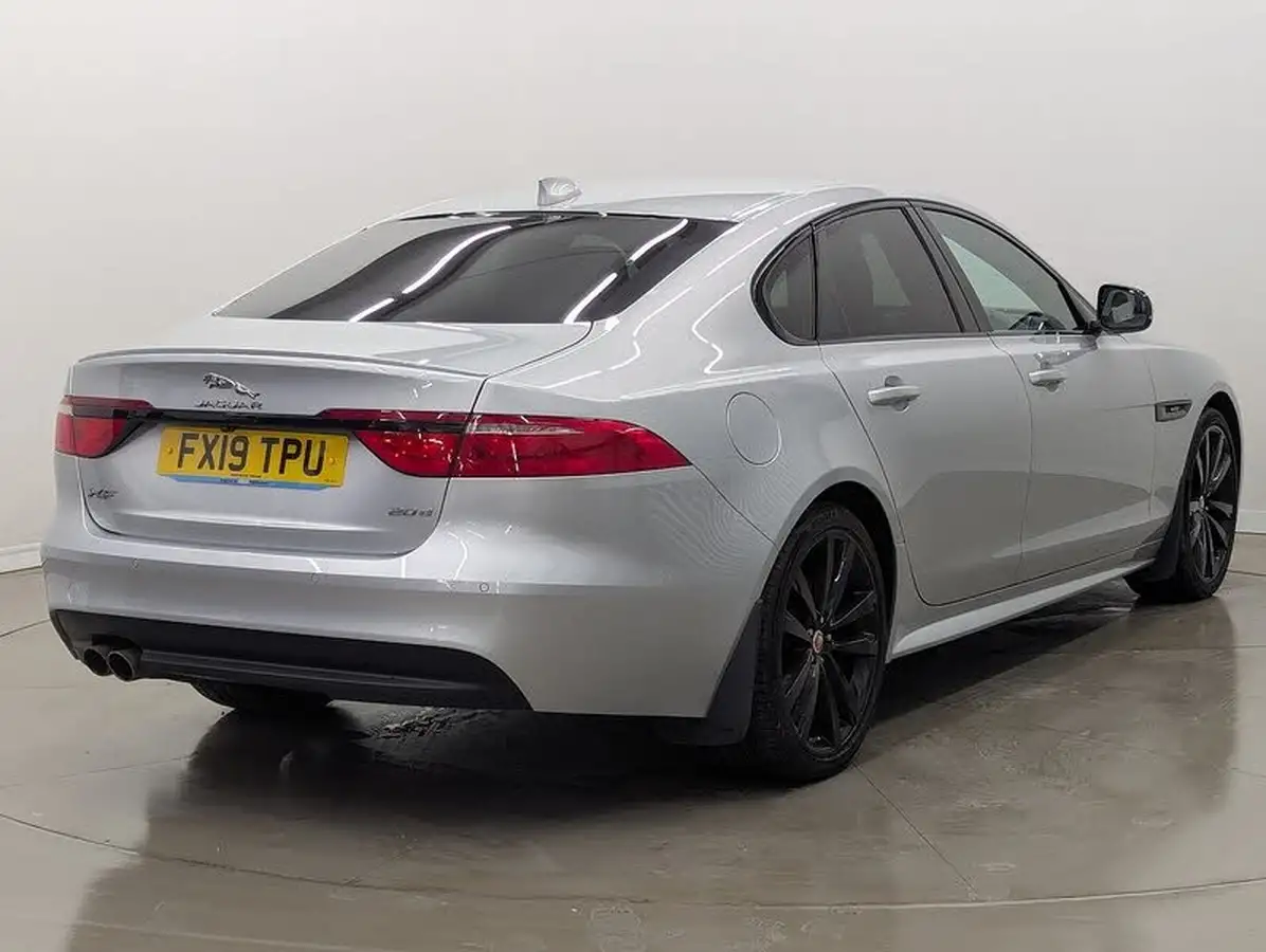 2019-jaguar-xf-20td-r-sport-180ps-ss-saloon-4d-auto-big-9