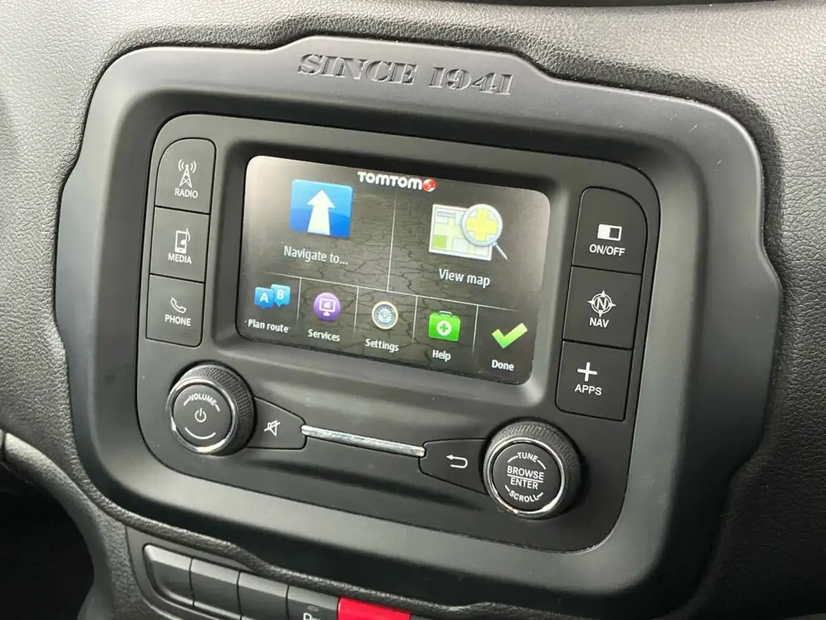 2016-jeep-renegade-14-multiair-ii-longitude-big-10