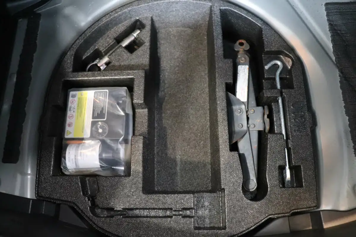 2019-mazda-mazda2-15-se-big-75