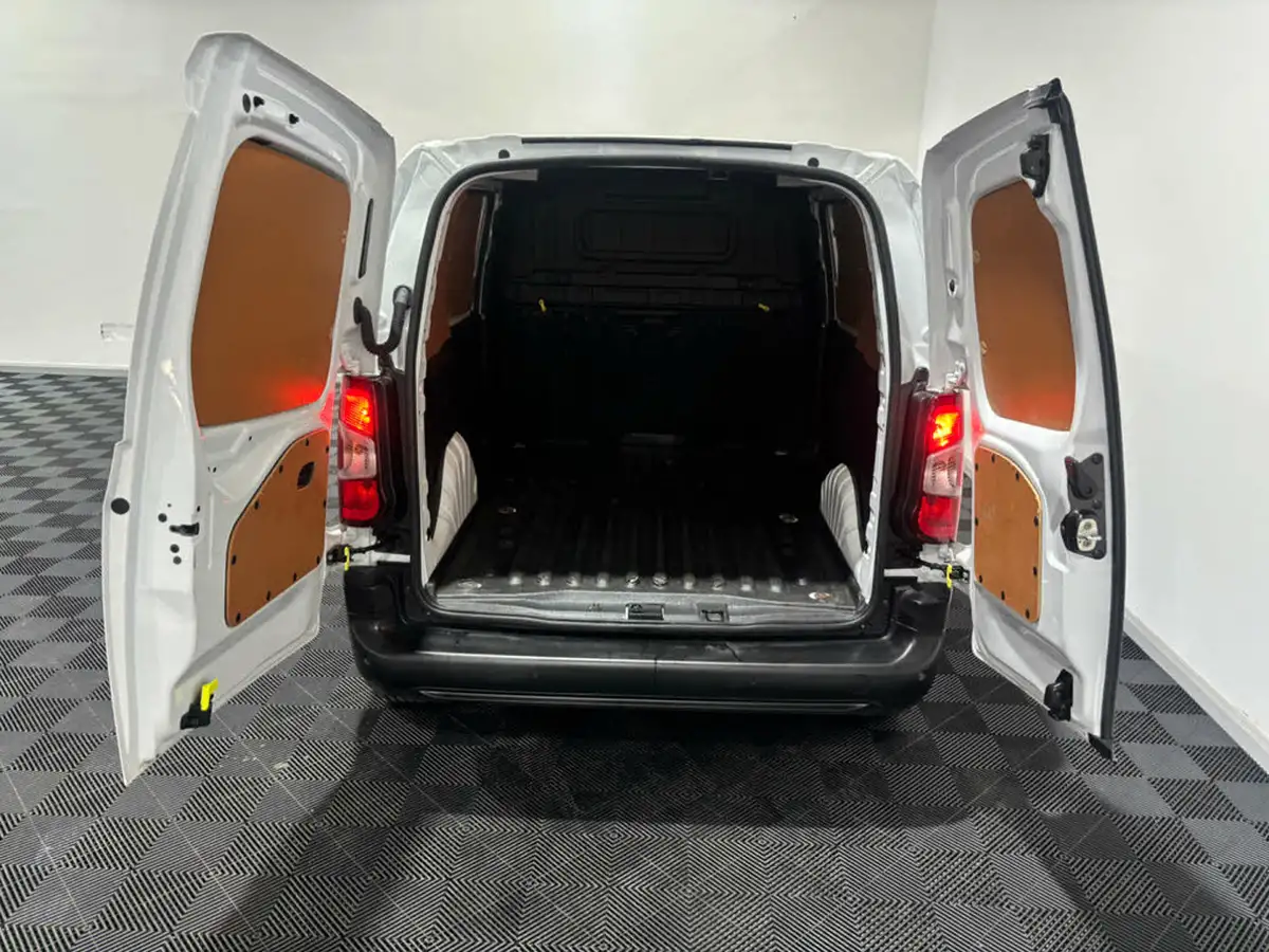 2023-toyota-proace-city-15d-icon-l1-big-31