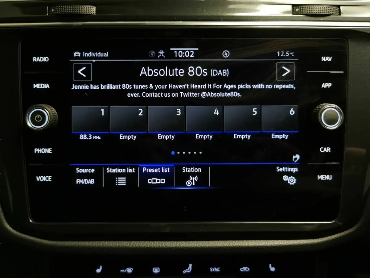 2023-volkswagen-tiguan-15-tsi-r-line-edition-big-5