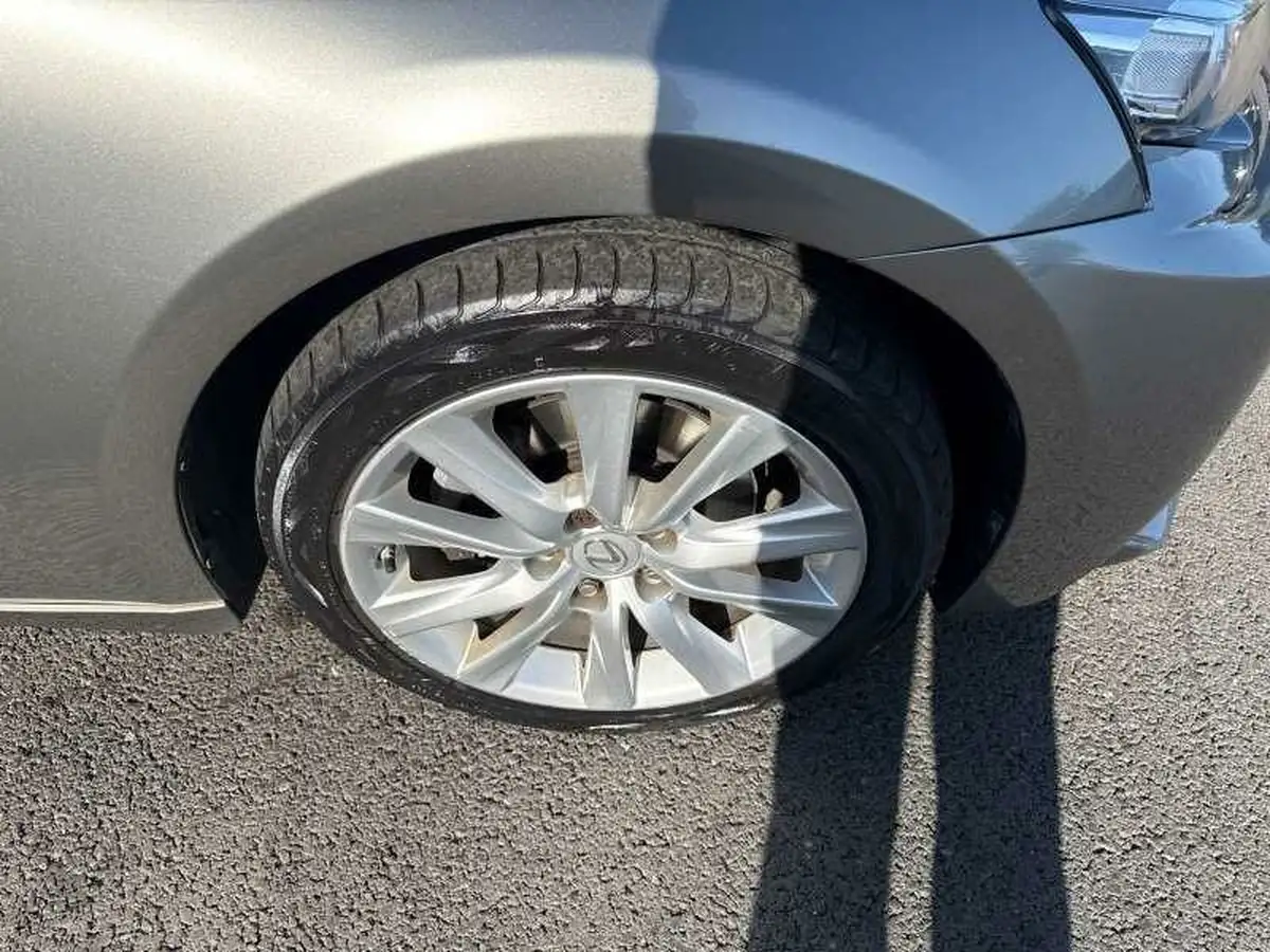2014-lexus-is-300h-25-executive-edition-big-9
