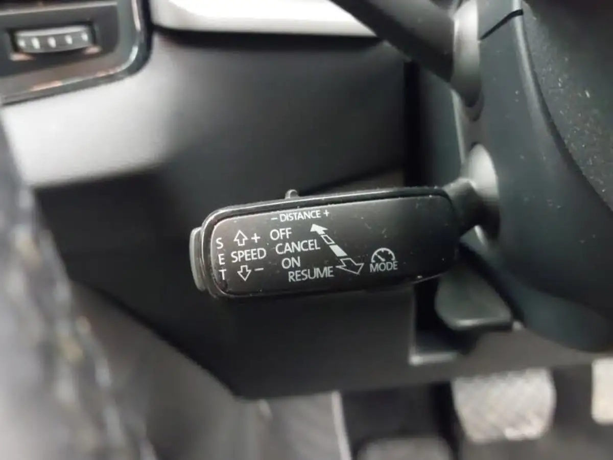 2018-skoda-karoq-15-tsi-se-technology-act-dsg-big-14