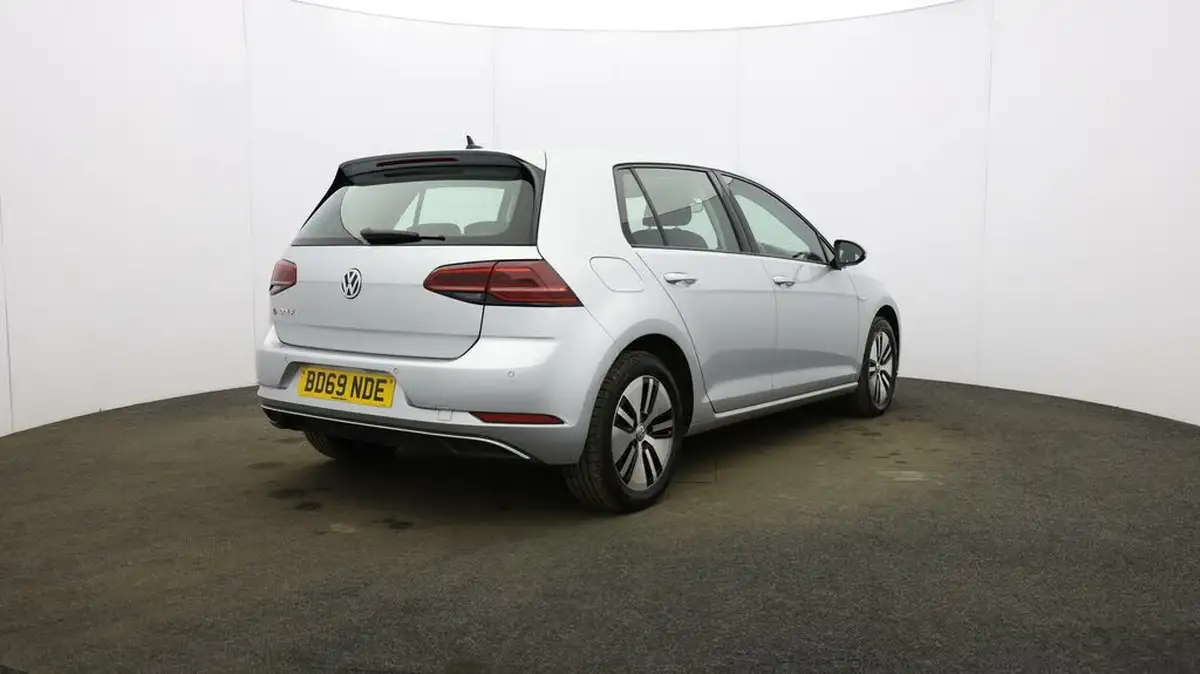 2019-volkswagen-golf-e-e-golf-big-50