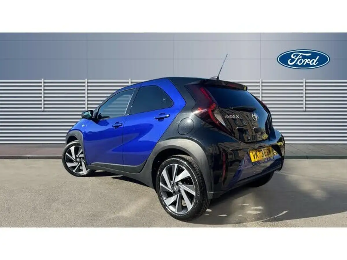 2023-toyota-aygo-x-10-vvt-i-edge-big-1