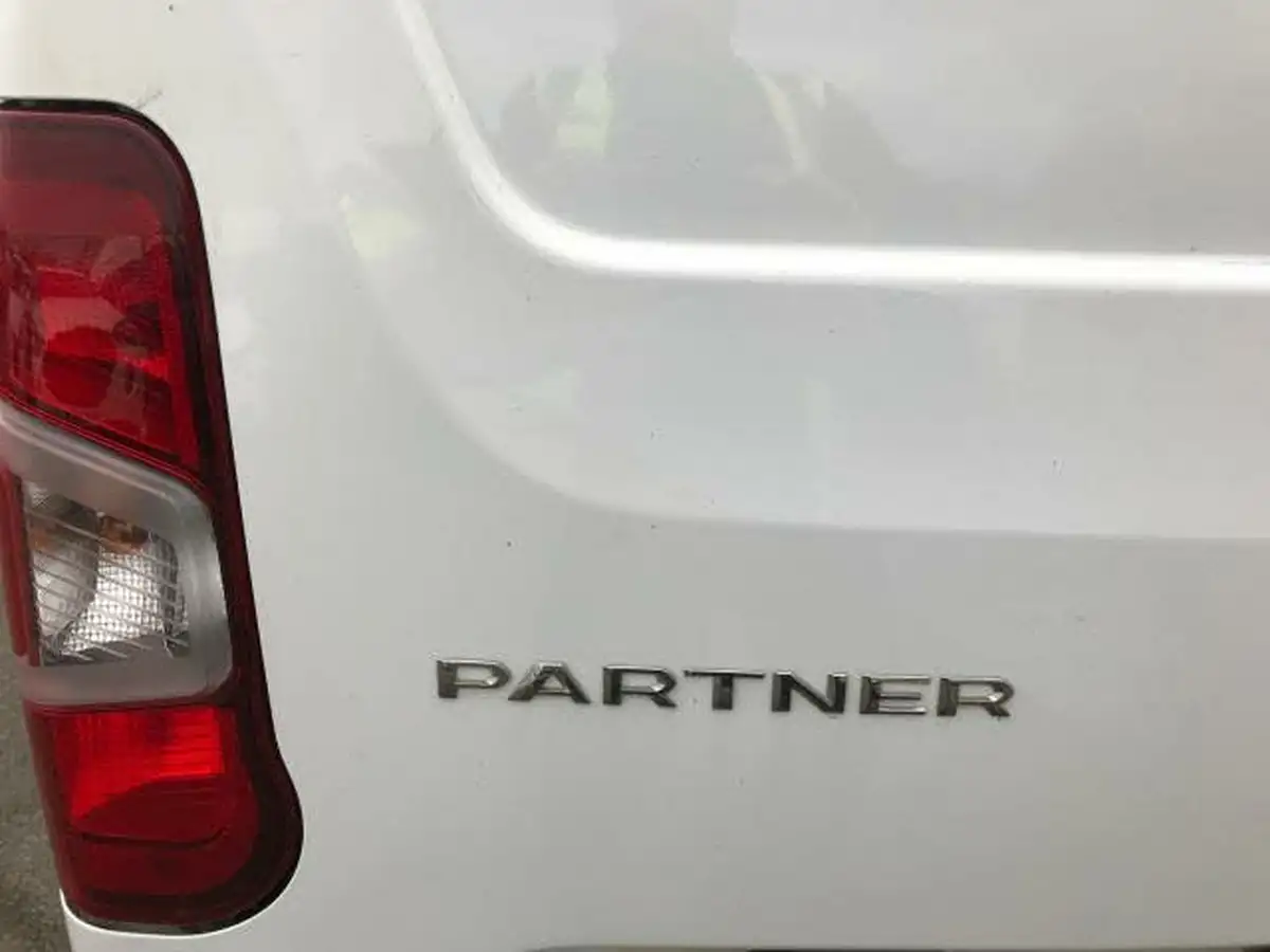 2021-peugeot-partner-15-bluehdi-1000-professional-100ps-eu6dt-panel-big-14
