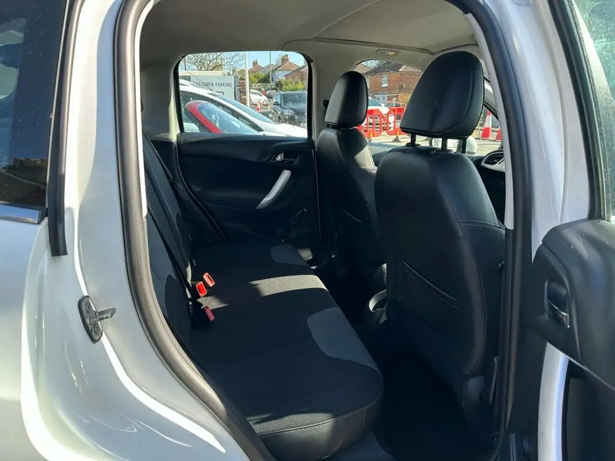 2012-citroen-c3-14-vtr-8v-75ps-1360cc-big-17