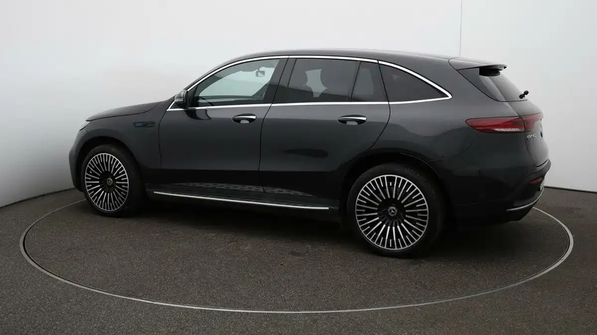 2022-mercedes-benz-eqc-e-eqc-400-amg-line-premium-big-42