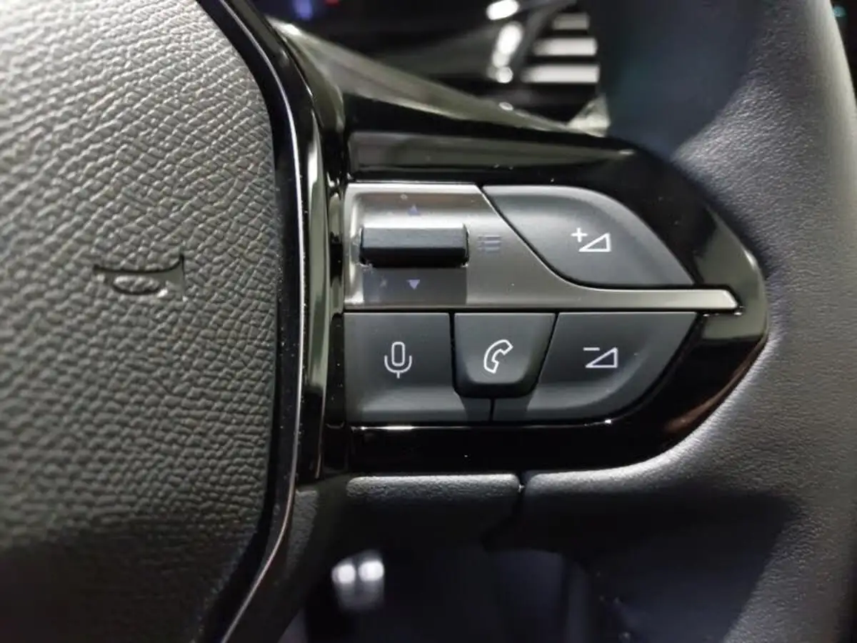 2023-peugeot-308-15-bluehdi-allure-premium-130ps-big-18