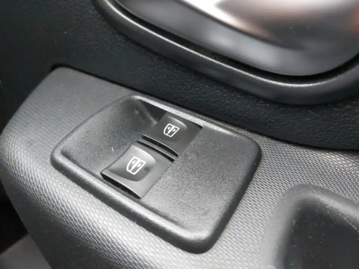 2019-dacia-sandero-stepway-09-tce-essential-big-18