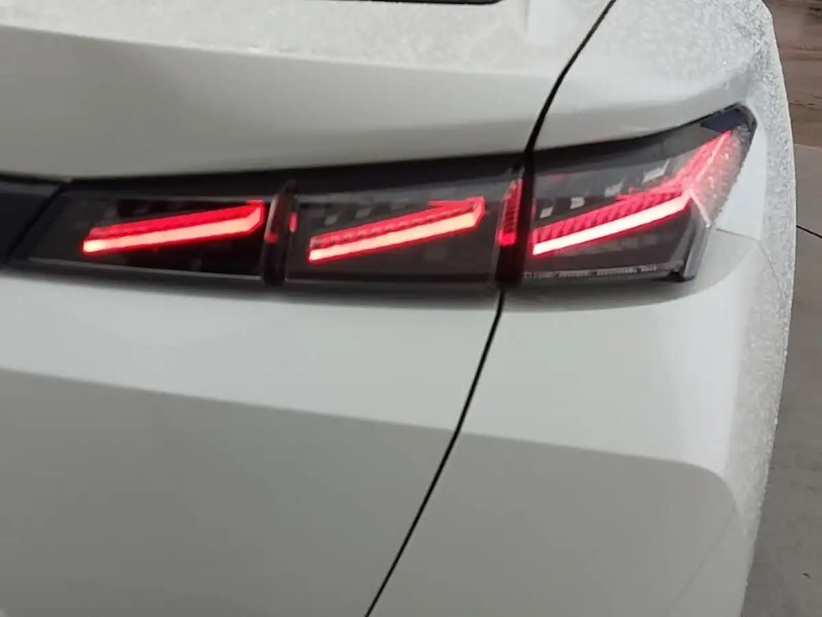 2023-peugeot-408-12-puretech-gt-130ps-ss-eat8-big-13