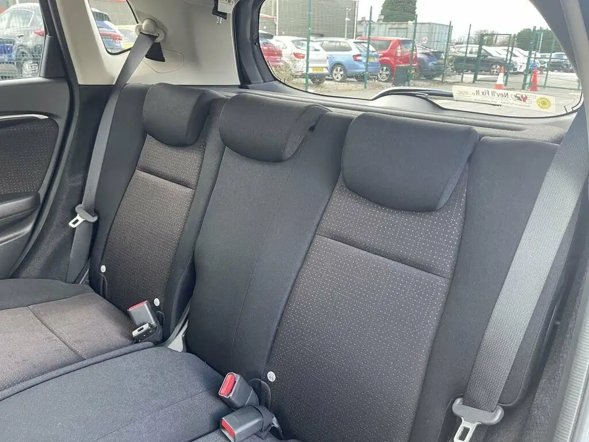 2017-honda-jazz-13-i-vtec-ex-navi-big-11