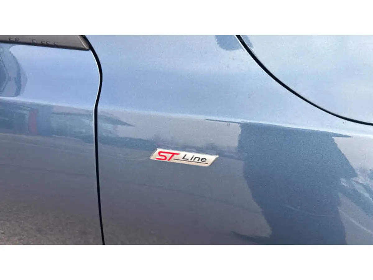 2023-ford-focus-10t-st-line-125ps-hatchback-big-45