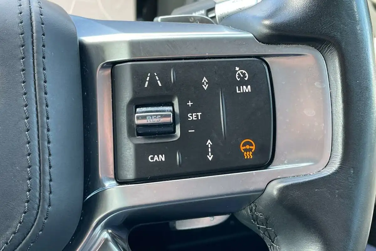 2021-land-rover-discovery-30-d300-r-dynamic-hse-big-23