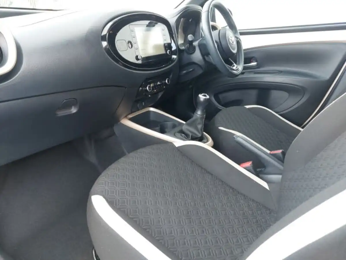 2023-toyota-aygo-x-10-vvt-i-edge-big-4