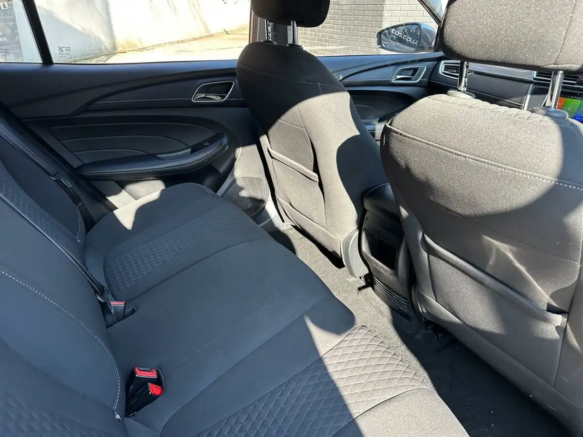 2021-mg-mg5-e-excite-ev-big-21