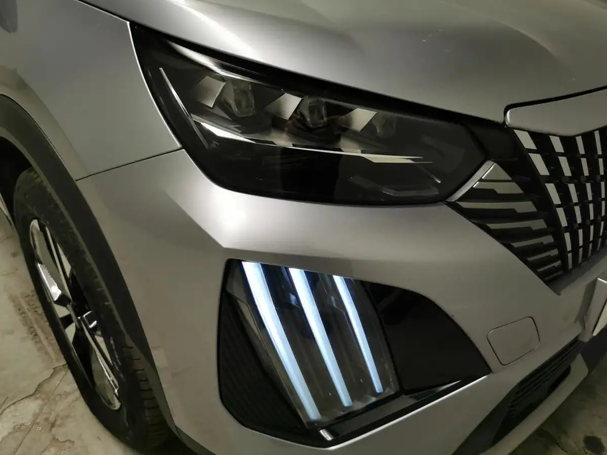 2023-peugeot-2008-suv-big-21