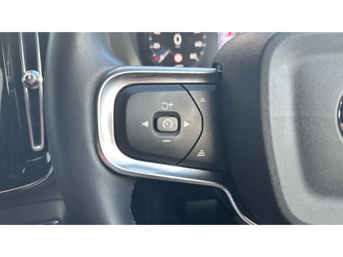 2021-volvo-xc40-15-t5-inscription-262bhp-big-17