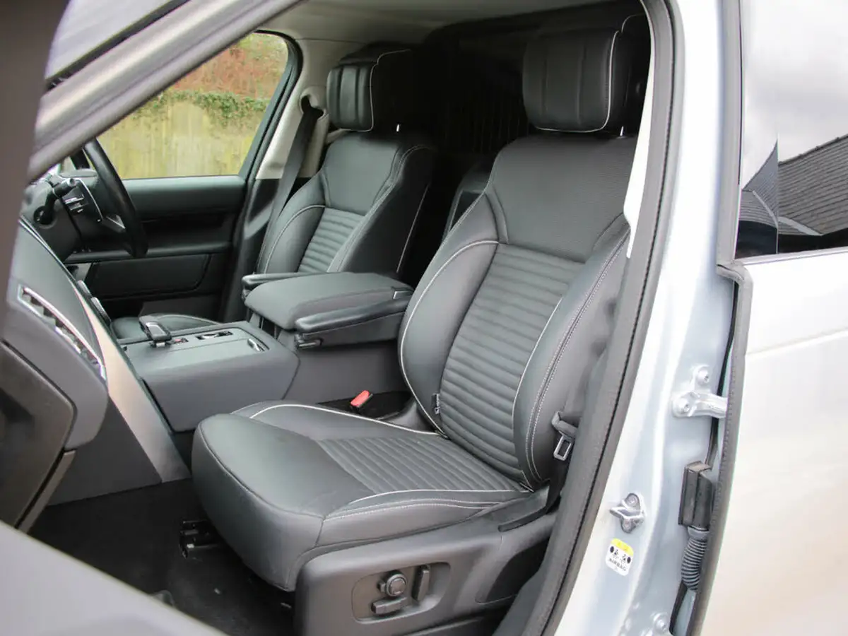 2021-land-rover-discovery-30-d300-commercial-hse-big-9