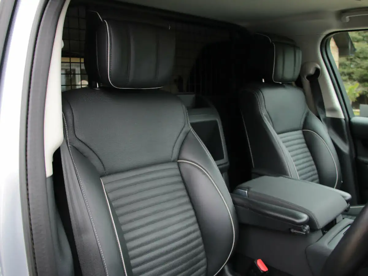 2021-land-rover-discovery-30-d300-commercial-hse-big-61