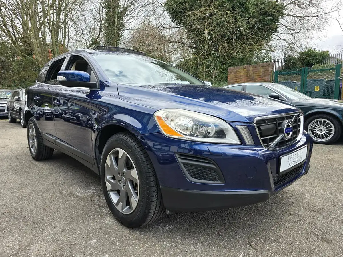 2010-volvo-xc60-20-t5-se-big-2