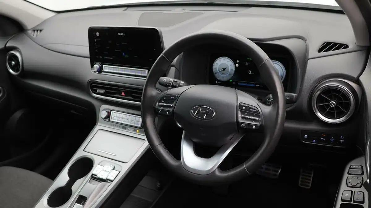 2022-hyundai-kona-e-premium-204ps-64kwh-7kw-obc-big-9