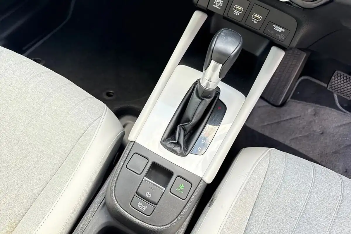 2022-honda-jazz-15-i-mmd-ex-107ps-big-21