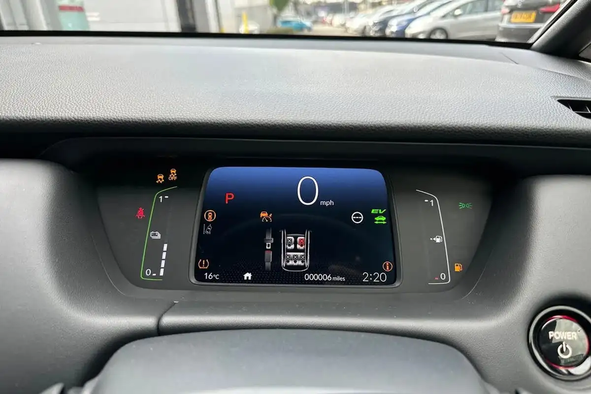2025-honda-jazz-15-i-mmd-elegance-big-18