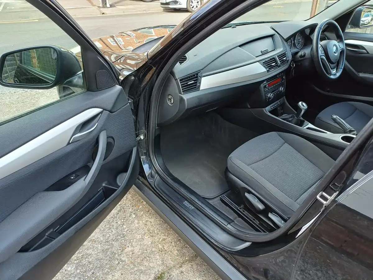 2013-bmw-x1-20td-sdrive18d-se-big-28