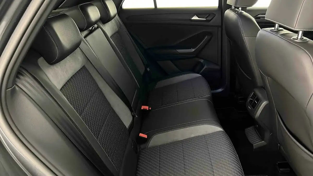 2019-volkswagen-t-roc-16tdi-r-line-big-12