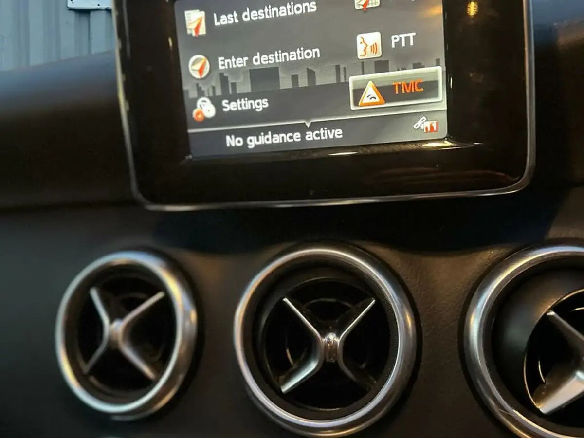 2013-mercedes-benz-a-class-16-a200-sport-156bhp-7g-dct-big-28