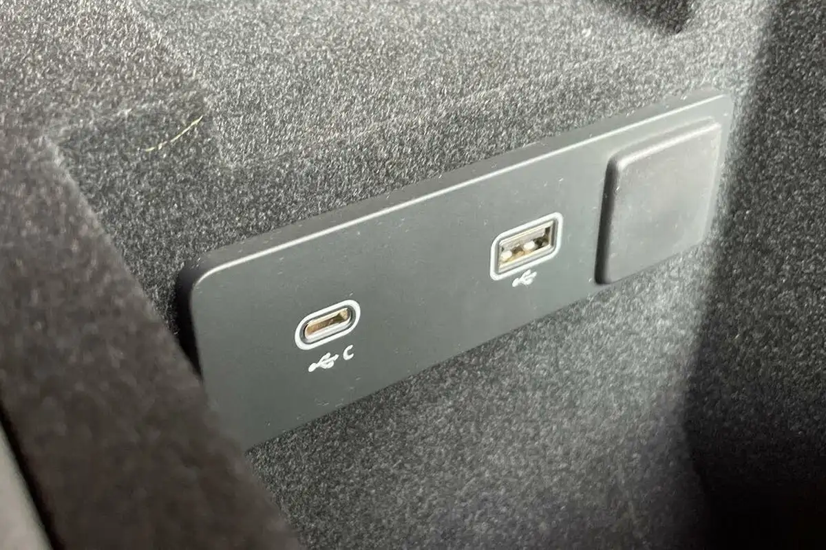2024-jaguar-xe-20-p250-r-dynamic-hse-black-big-49