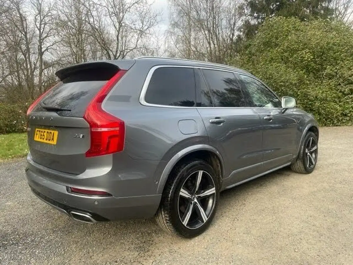 2016-volvo-xc90-20td-r-design-big-9