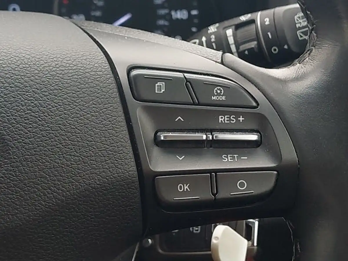 2019-hyundai-i30-14-t-gdi-se-nav-hatchback-big-18